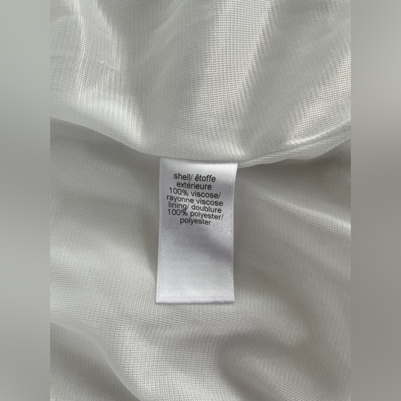 3/25 White Crepe Fabric Maurice’s Open Front Crop Blazer - Picture 8 of 10